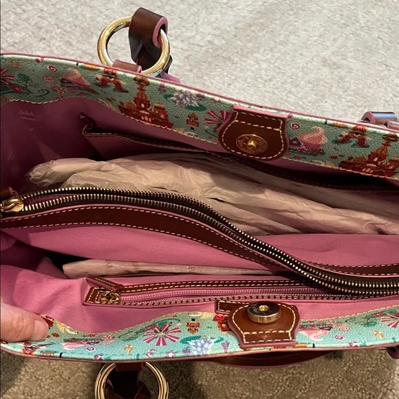 Dooney & Bourke Nutcracker tote bag Disney - Picture 6 of 11